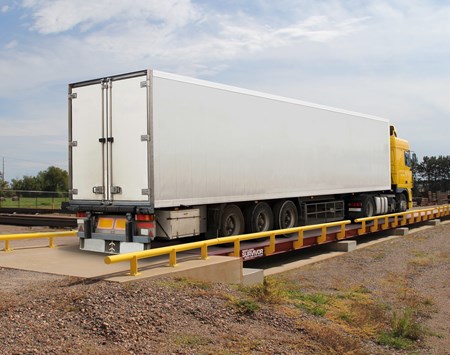 TS Lowprofile Semitruck